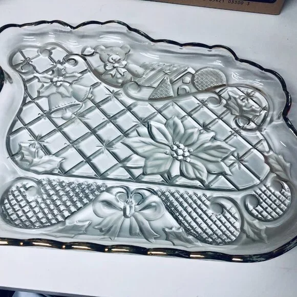 VINTAGE CHRISTMAS HOLLY SLED CLEAR GLASS SERVING DISH GOLD RIM 12.5 INCH - Picture 2 of 3